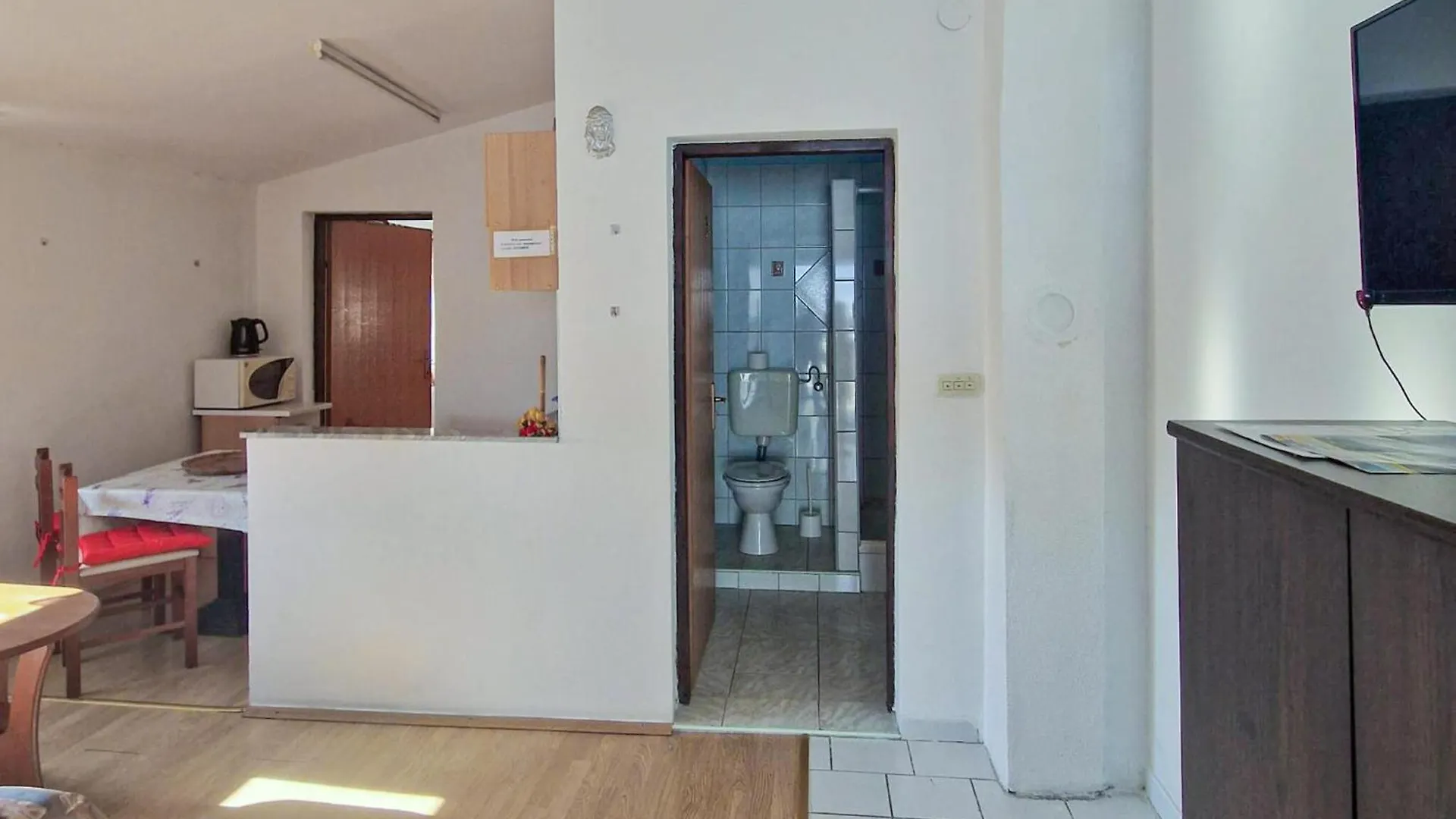 Gorgeous Apartment In Vir With Kitchen