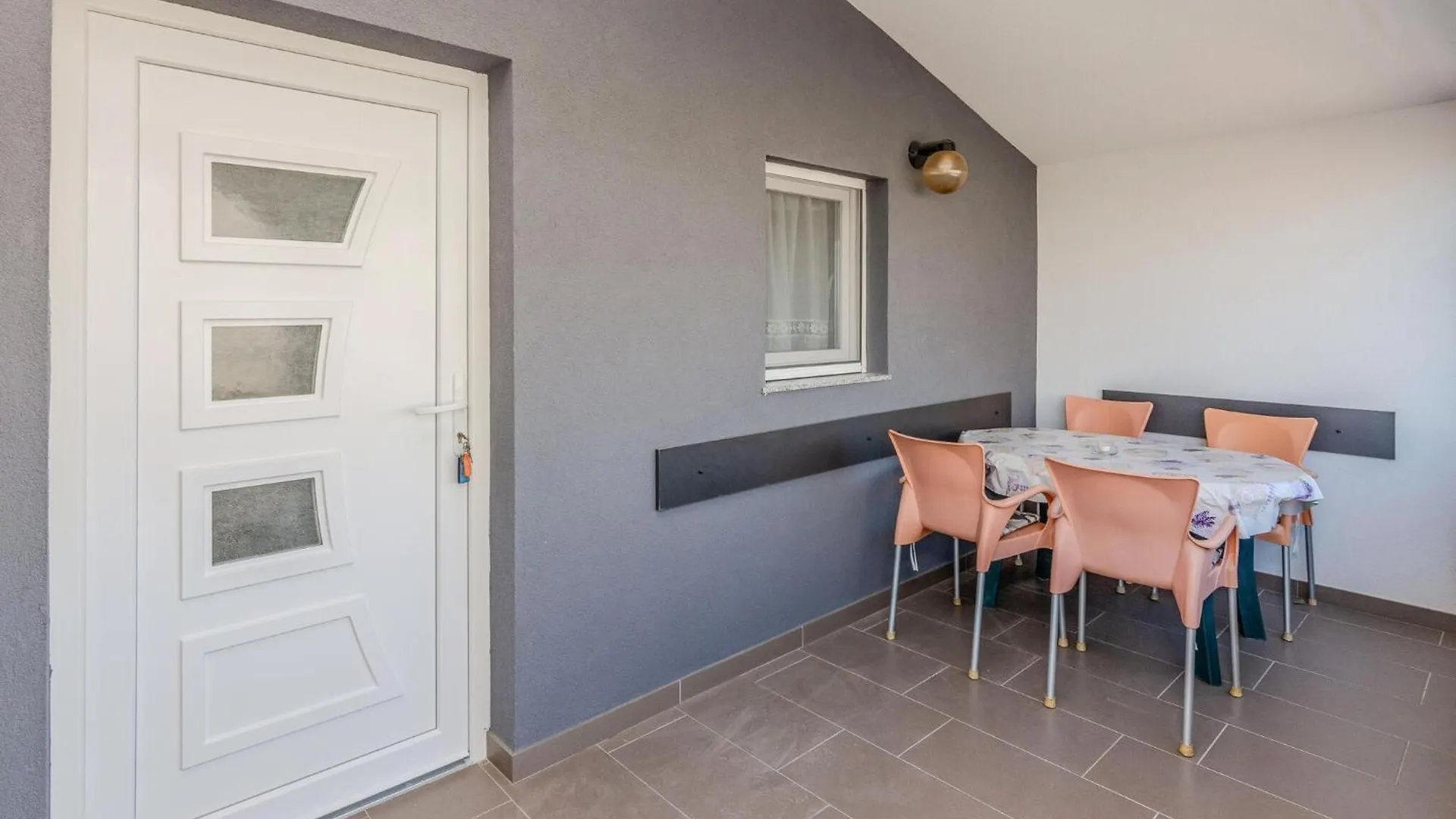 Gorgeous Apartment In Vir With Kitchen 0*,